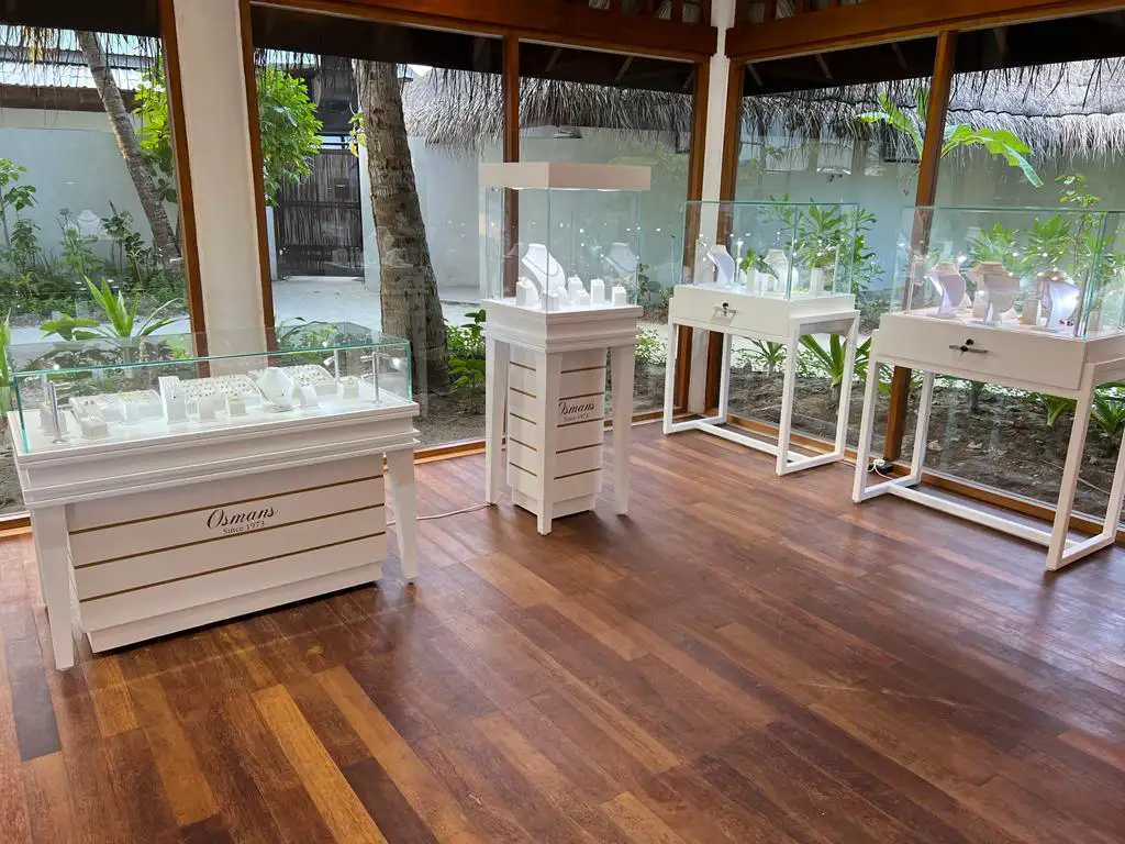 Jewelry Showcases Project at Maldives